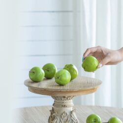 Cake Stand, Wood Cake Plate With Magnesium Base - Cream / Brown