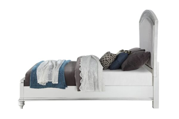 Maverick - Eastern King Bed - Silver