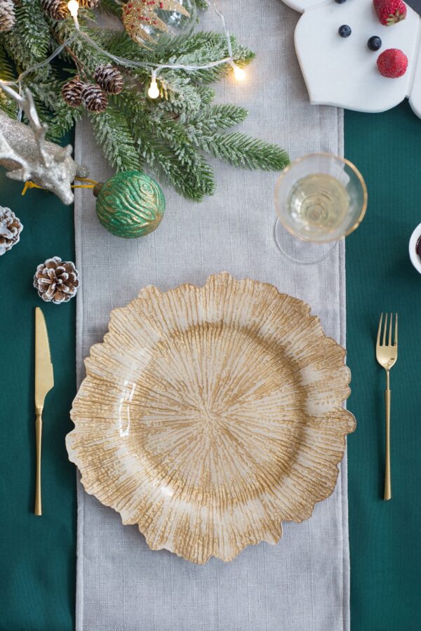 Plastic Charger Plate (Set of 8) - Gold