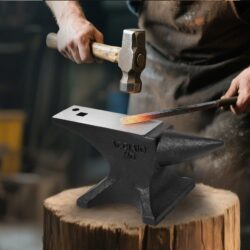 Single Horn Anvil 110Lbs High Hardness Cast Steelsmith Tool With Round And Square Hole - Black