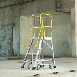 Heavy Duty Aluminum 4 Step Rolling Platform Ladder With 375Lbs Capacity And Safety - Silver