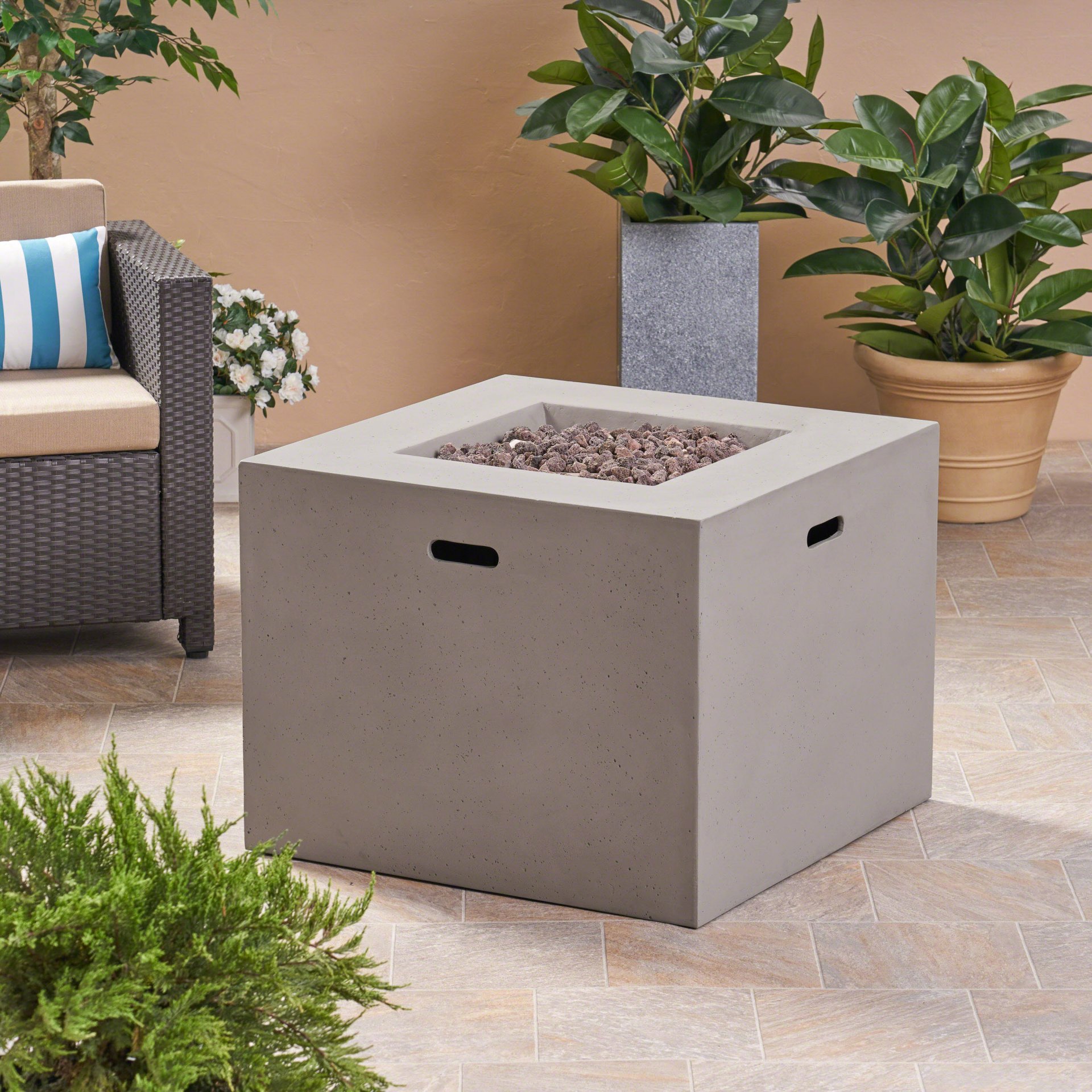 Aidan - Square Fire Pit 40, 000 Btu Magnesium Oxide - Light Gray - Image 6
