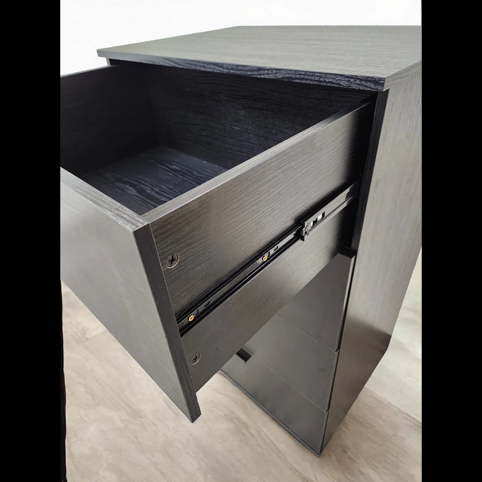 Oliver - 4 Drawer Jumbo Chest With Weathered And Full Extension Slides - Black - Image 3