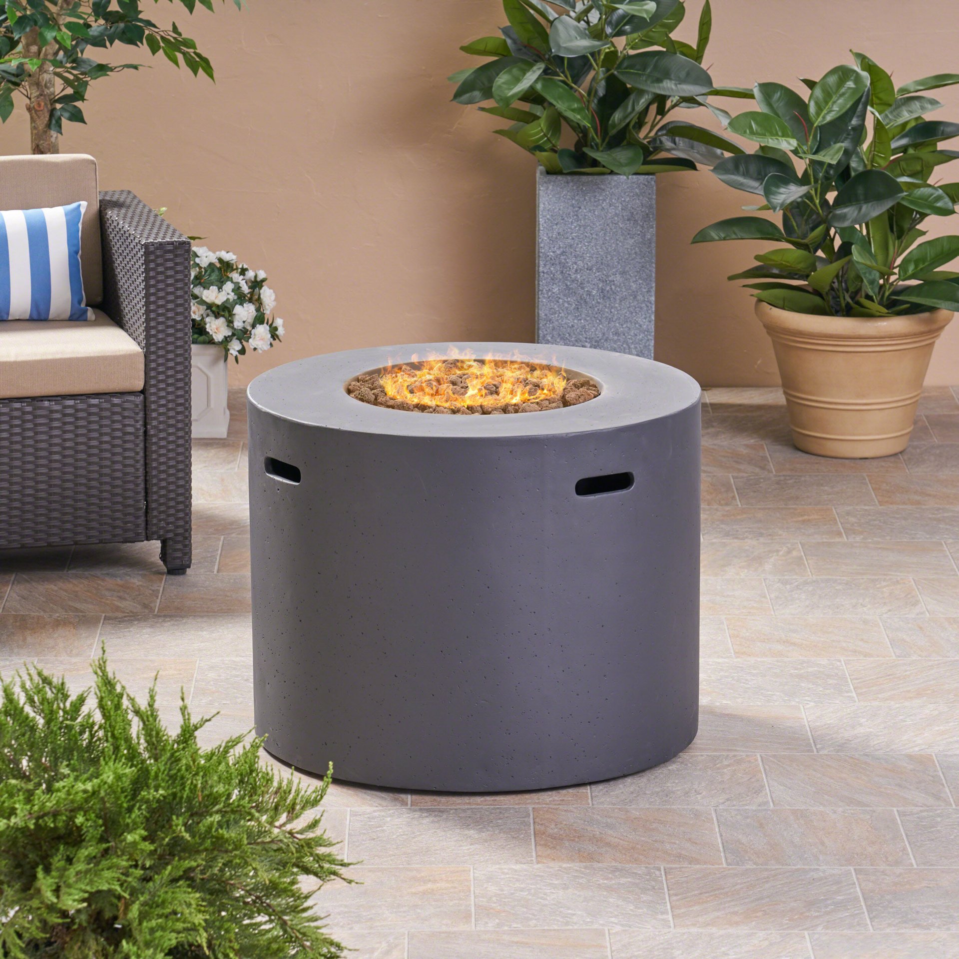 Contemporary 31" Round Fire Pit With 40, 000 Btu - Dark Gray - Image 4