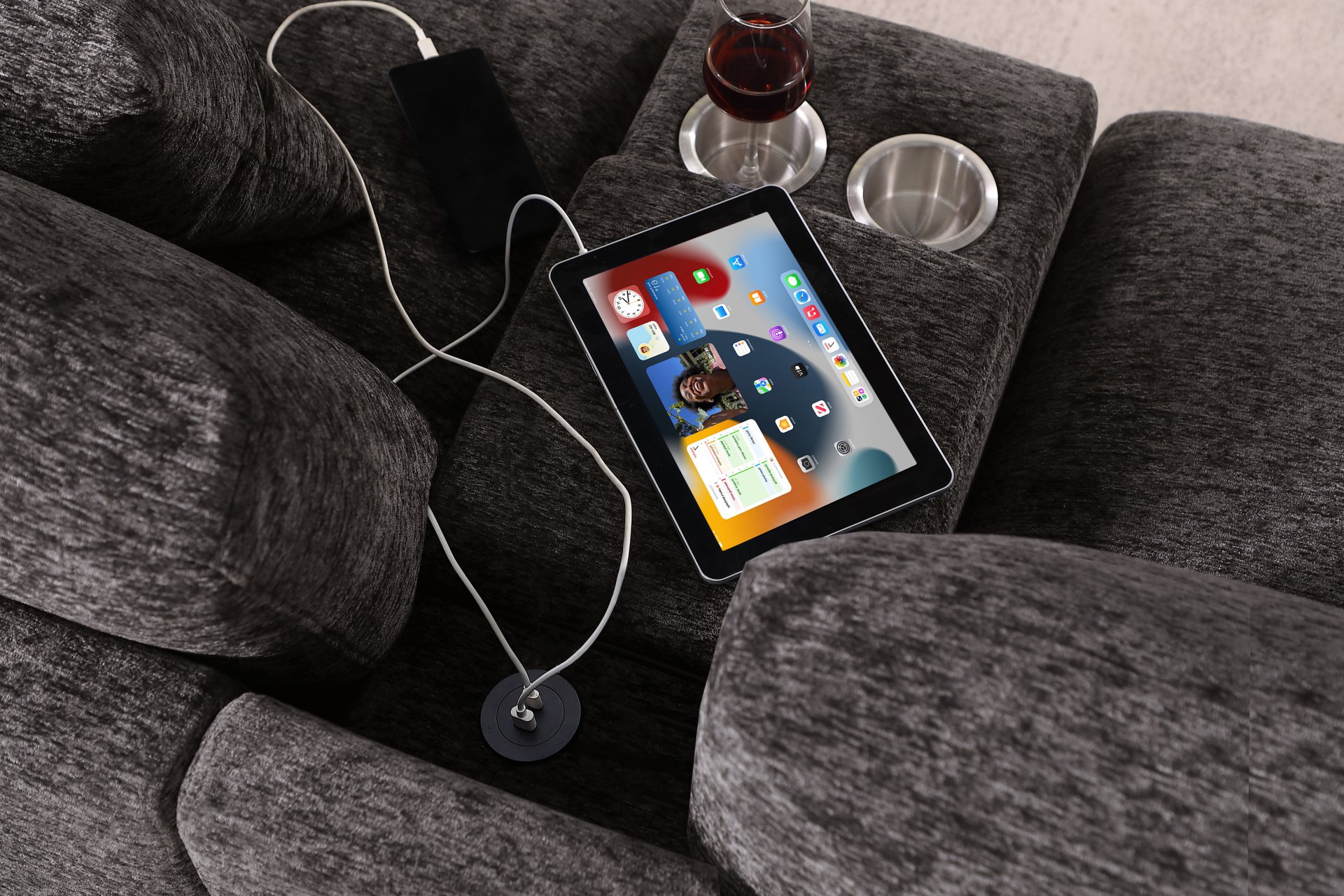 Celine - Chenille Fabric Corner Sectional Sofa With Right Facing Chaise, Cupholders, And Charging Ports - Gray - Image 9