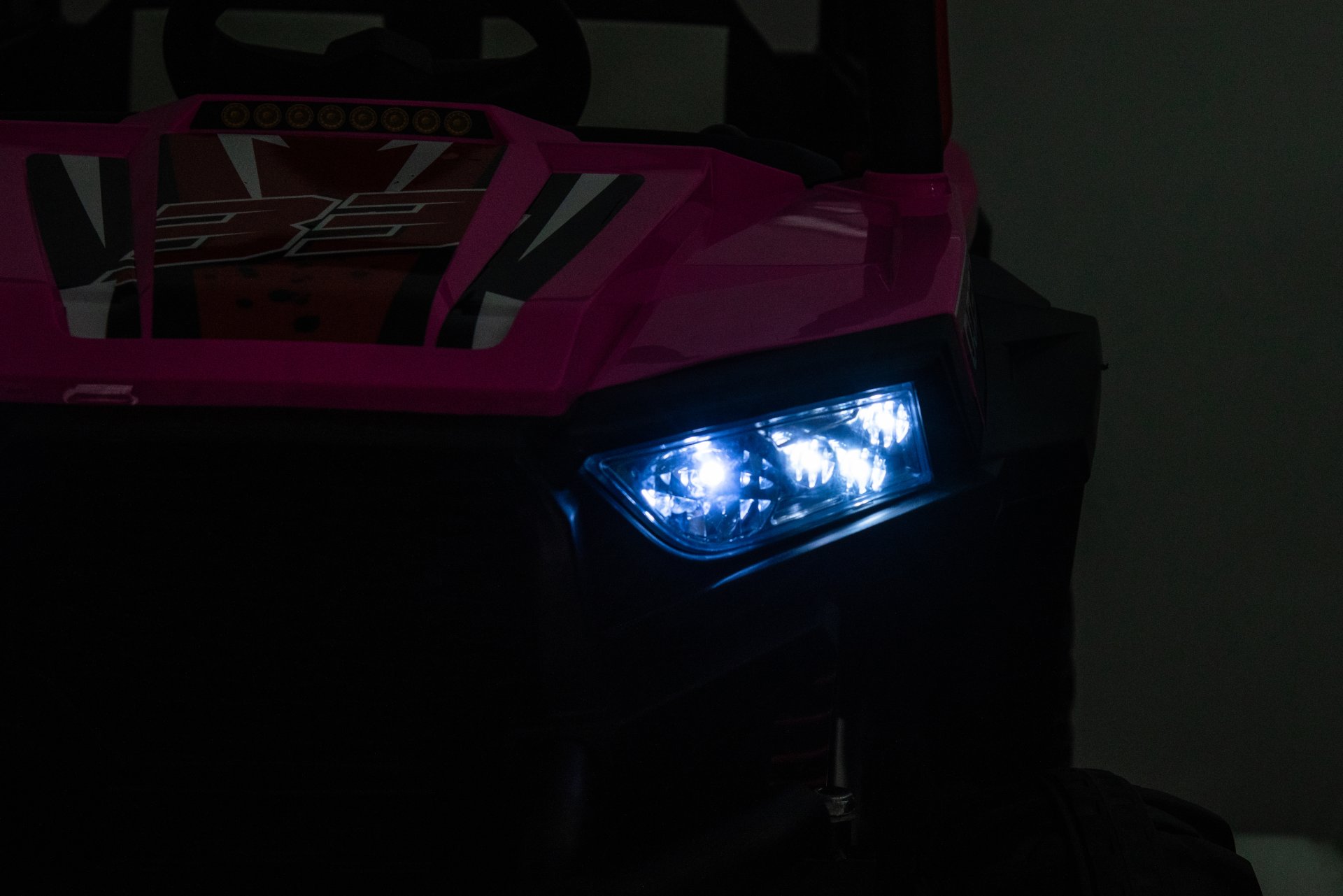 12V7A*1 30W*4 Four-Wheel Drive Leather Seat One Button Start, Forward And Backward, High And Low Speed, Music, Front Light, Power Display, Two Doors Can Open, 2.4G R / C, Seat Belt Four Wheel Absorber - Pink - Image 26