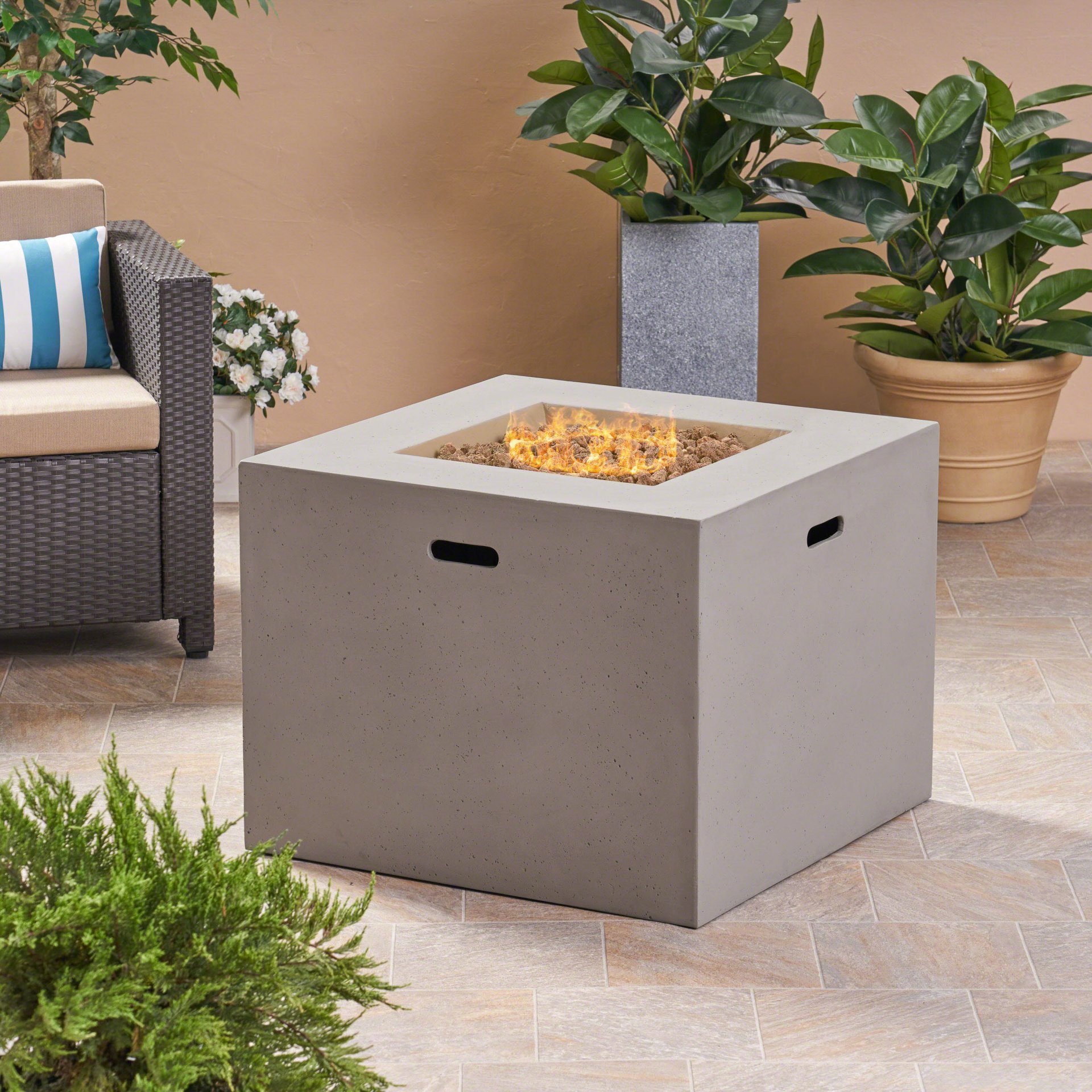 Aidan - Square Fire Pit 40, 000 Btu Magnesium Oxide - Light Gray - Image 5