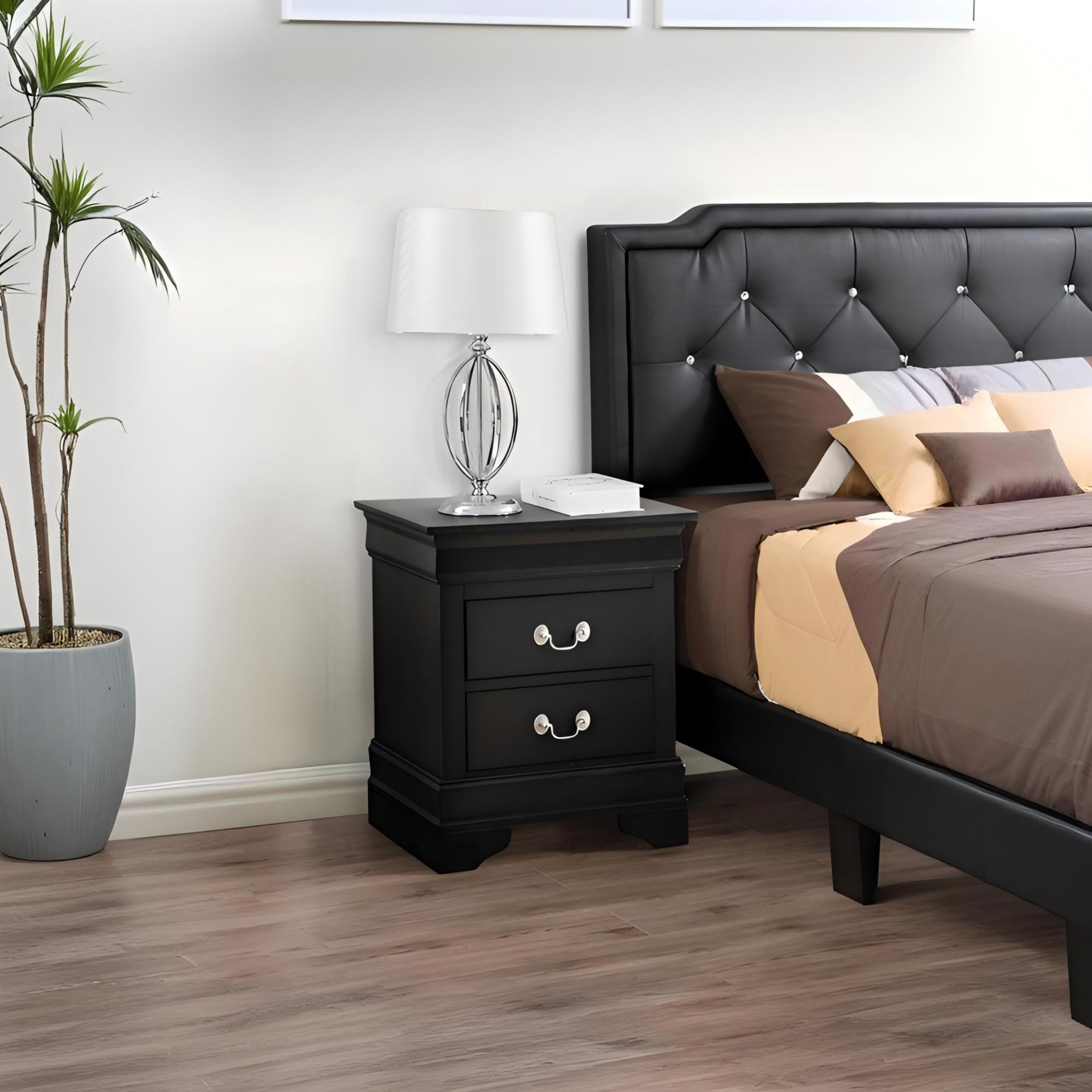 Louis Phillipe - Elegant Nightstand - Black - Image 2