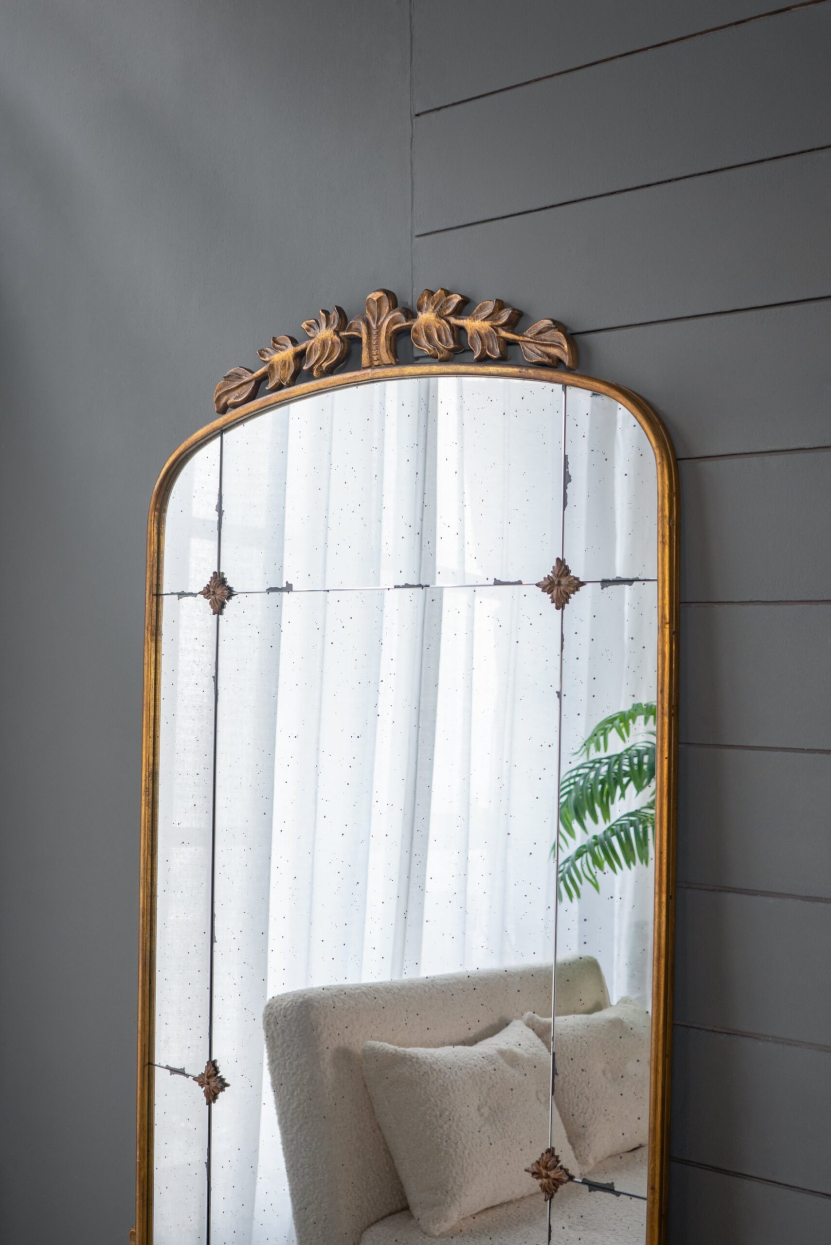 Lavish - Full Length Mirror, AntiqueMetal Floor Mirror For Living Room, Bedroom - Gold - Image 5
