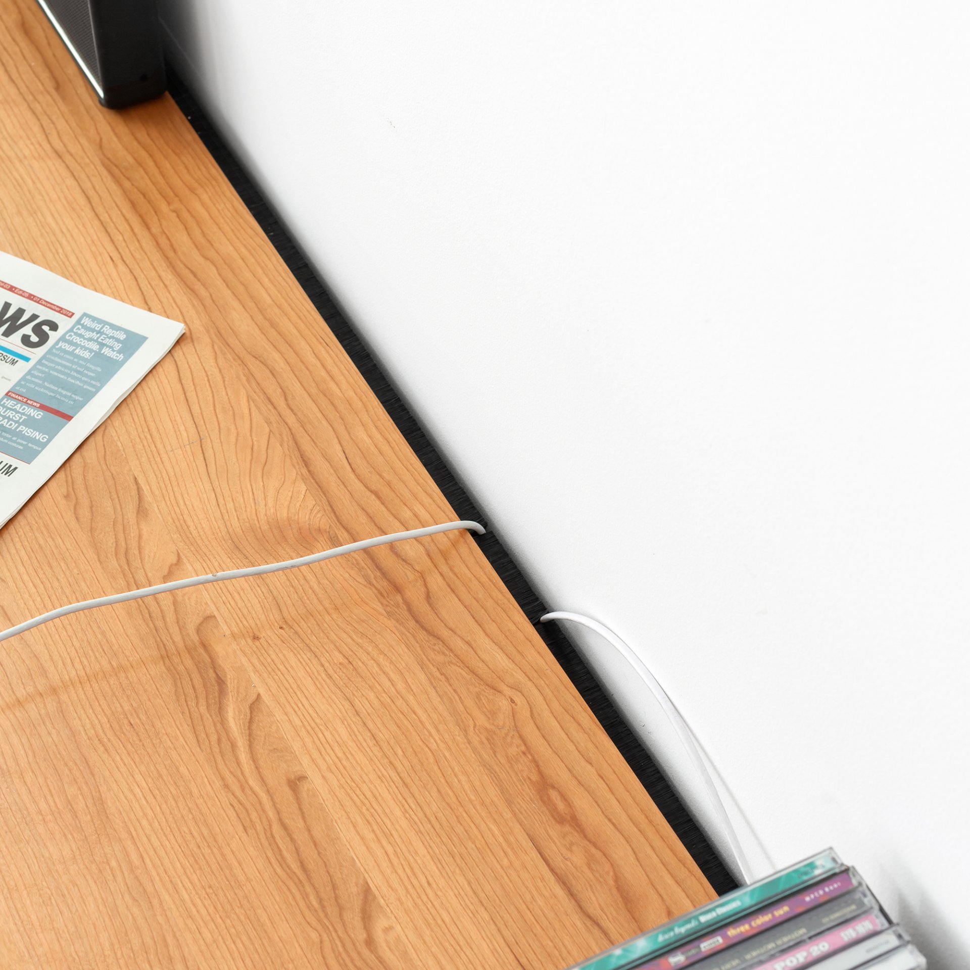 TV Cabinet With Chinese Changhong Glass Doors, Two Drawer Storage Space TV Standing - Cherry - Image 6