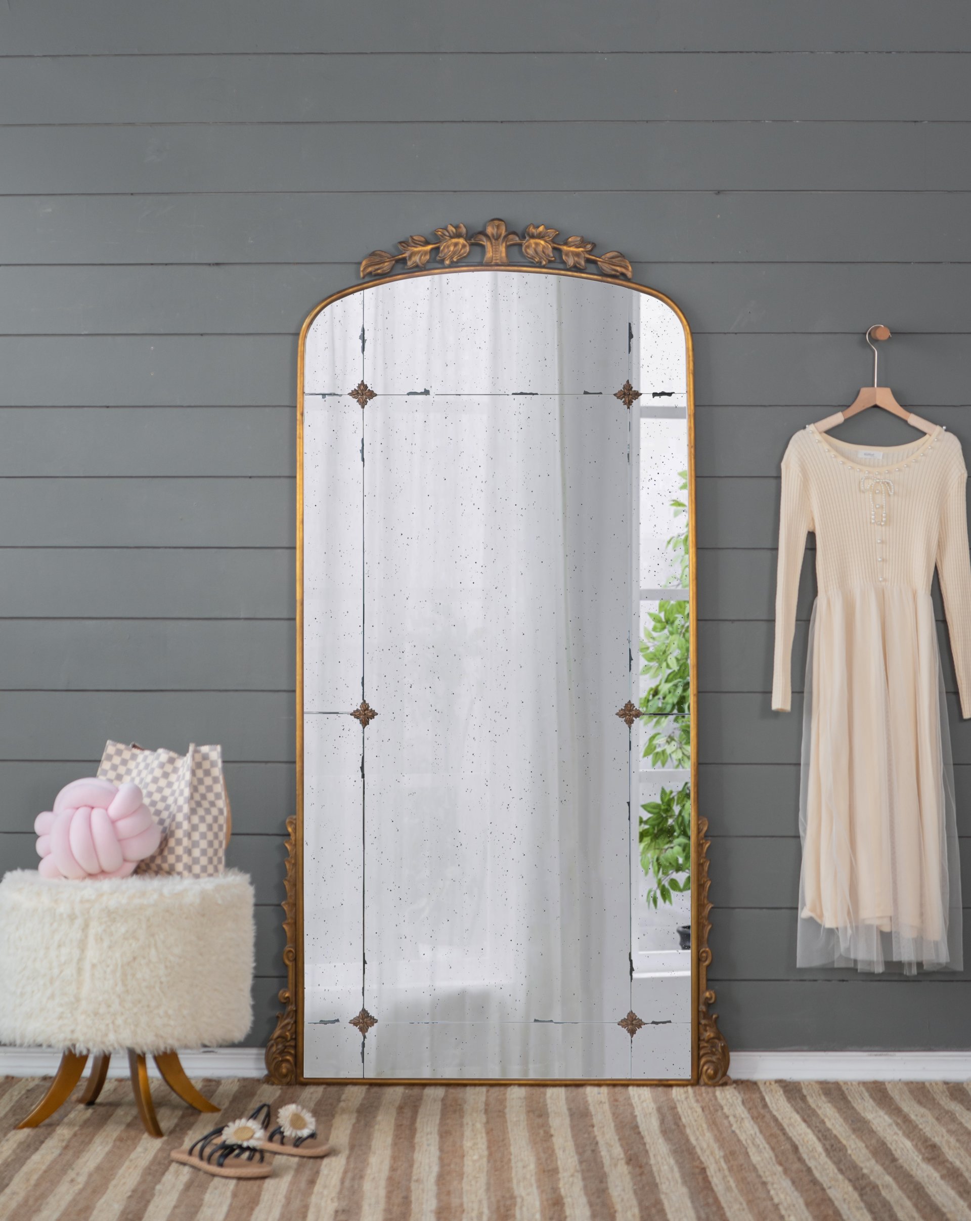Lavish - Full Length Mirror, AntiqueMetal Floor Mirror For Living Room, Bedroom - Gold - Image 4