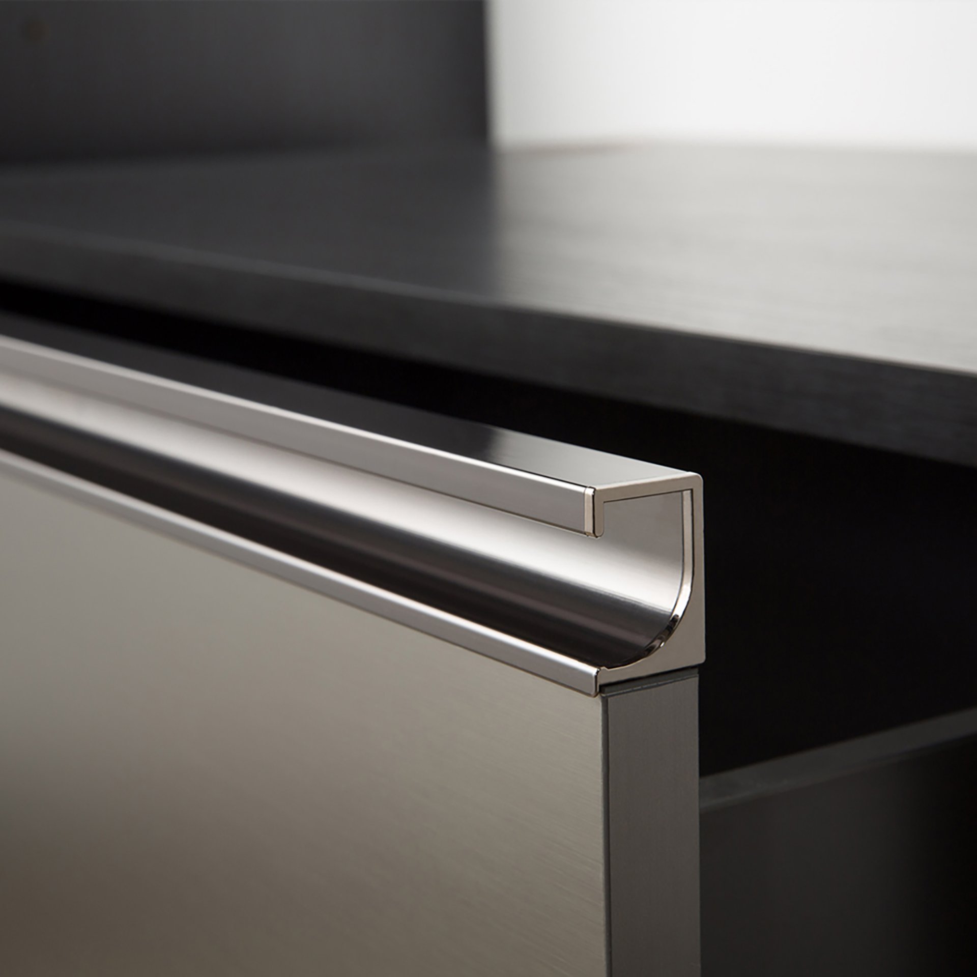 Nova - Series Garage Cabinet Set B With Soft Closing Mechanism And Water Resistant - Metallic Gray - Image 7