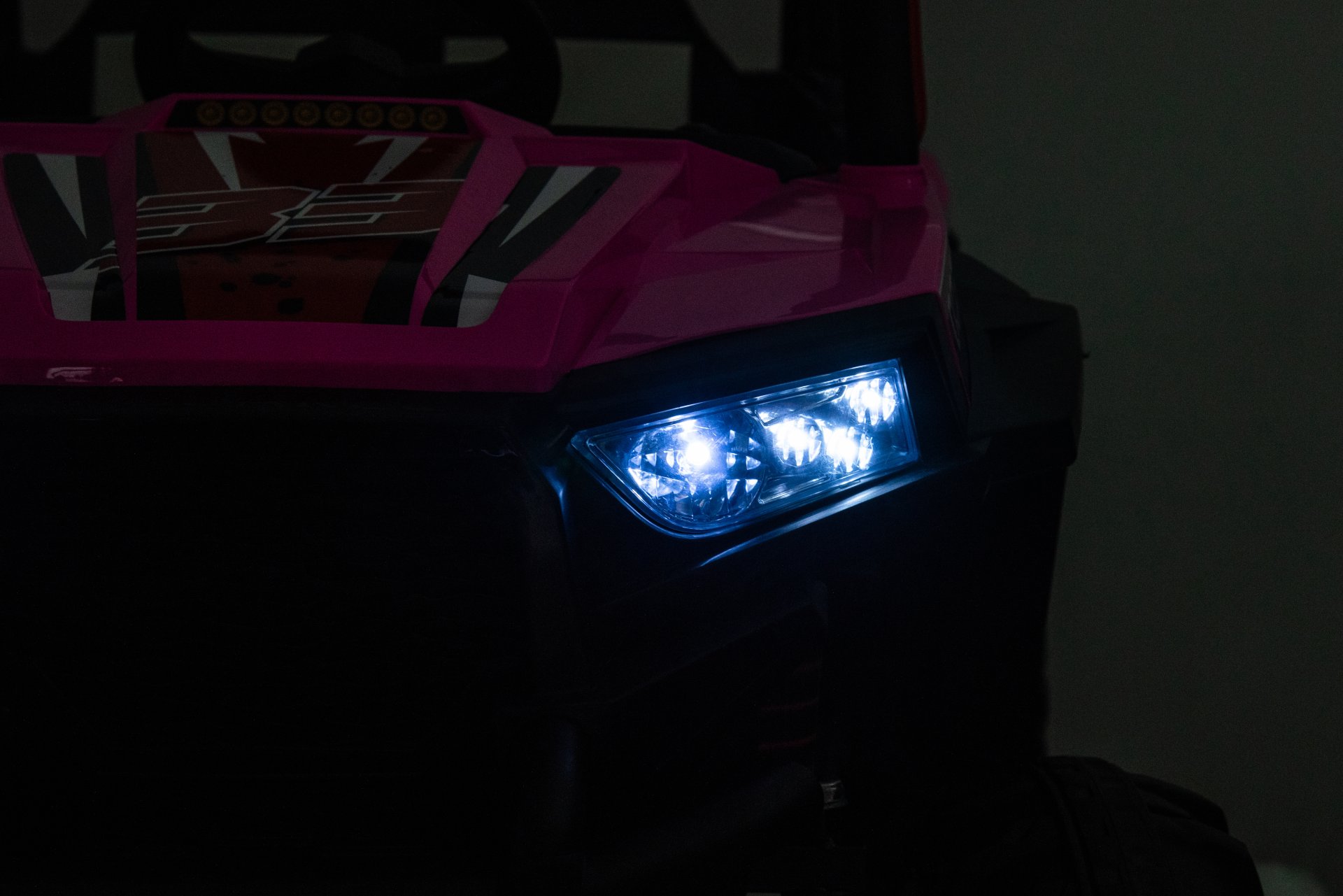 12V7A*1 30W*4 Four-Wheel Drive Leather Seat One Button Start, Forward And Backward, High And Low Speed, Music, Front Light, Power Display, Two Doors Can Open, 2.4G R / C, Seat Belt Four Wheel Absorber - Pink - Image 27