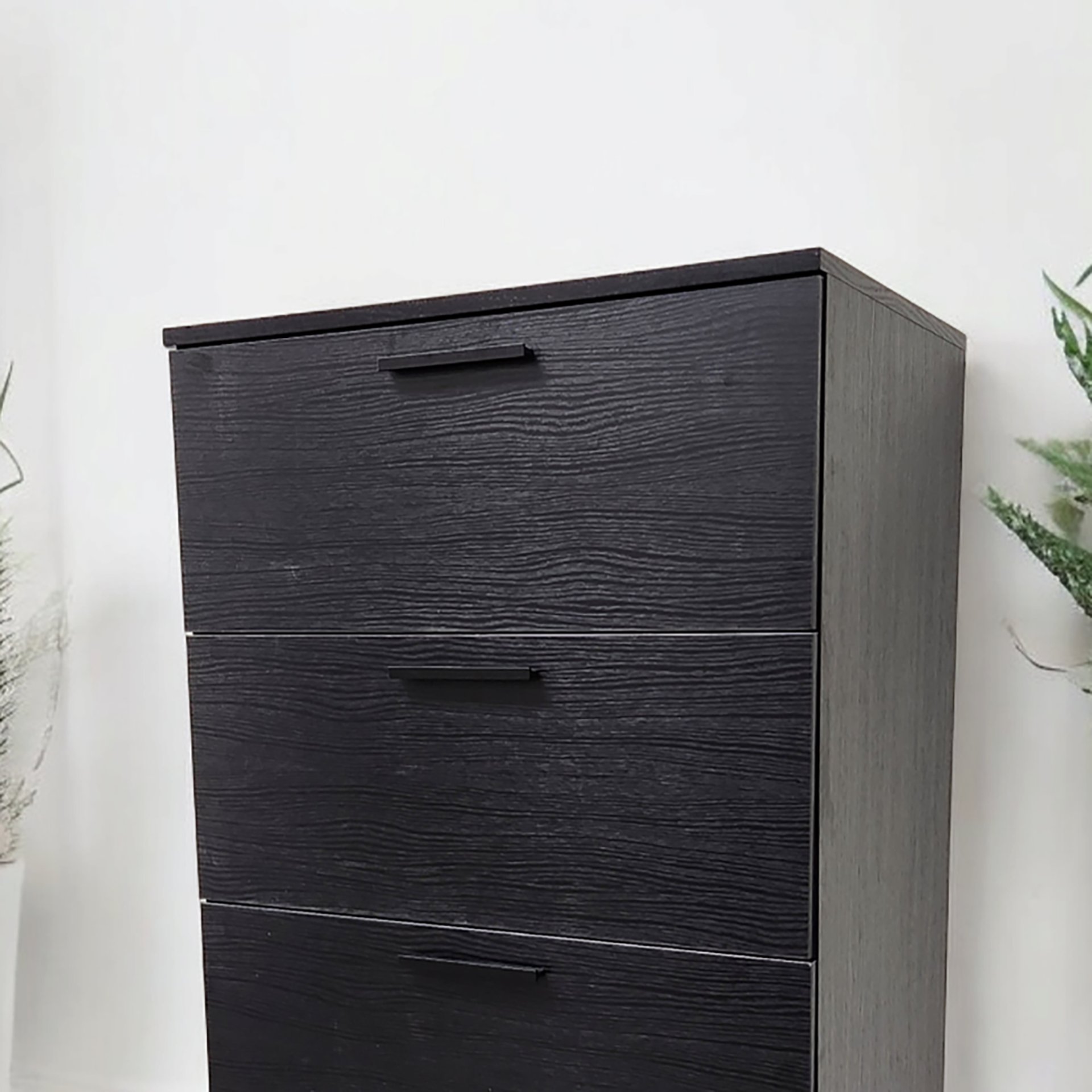 Oliver - 4 Drawer Jumbo Chest With Weathered And Full Extension Slides - Black - Image 7