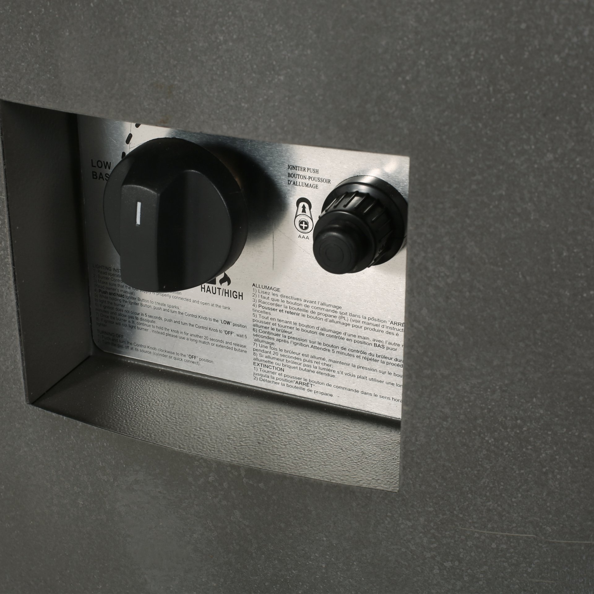 Wellington - Round Iron Fire Pit With 40, 000 Btu Output - Stone Gray - Image 14