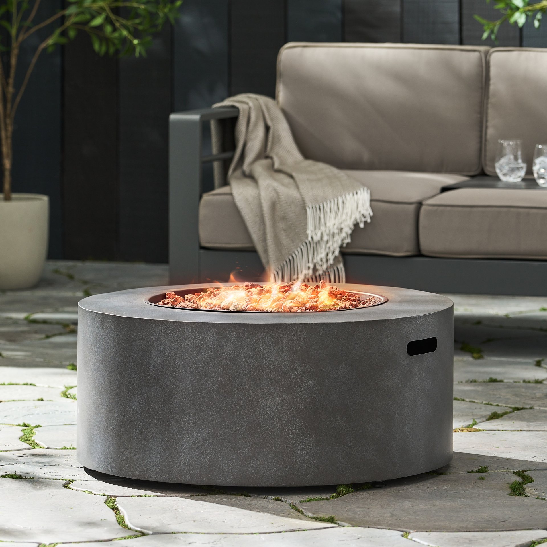 Wellington - Round Iron Fire Pit With 40, 000 Btu Output - Stone Gray - Image 2
