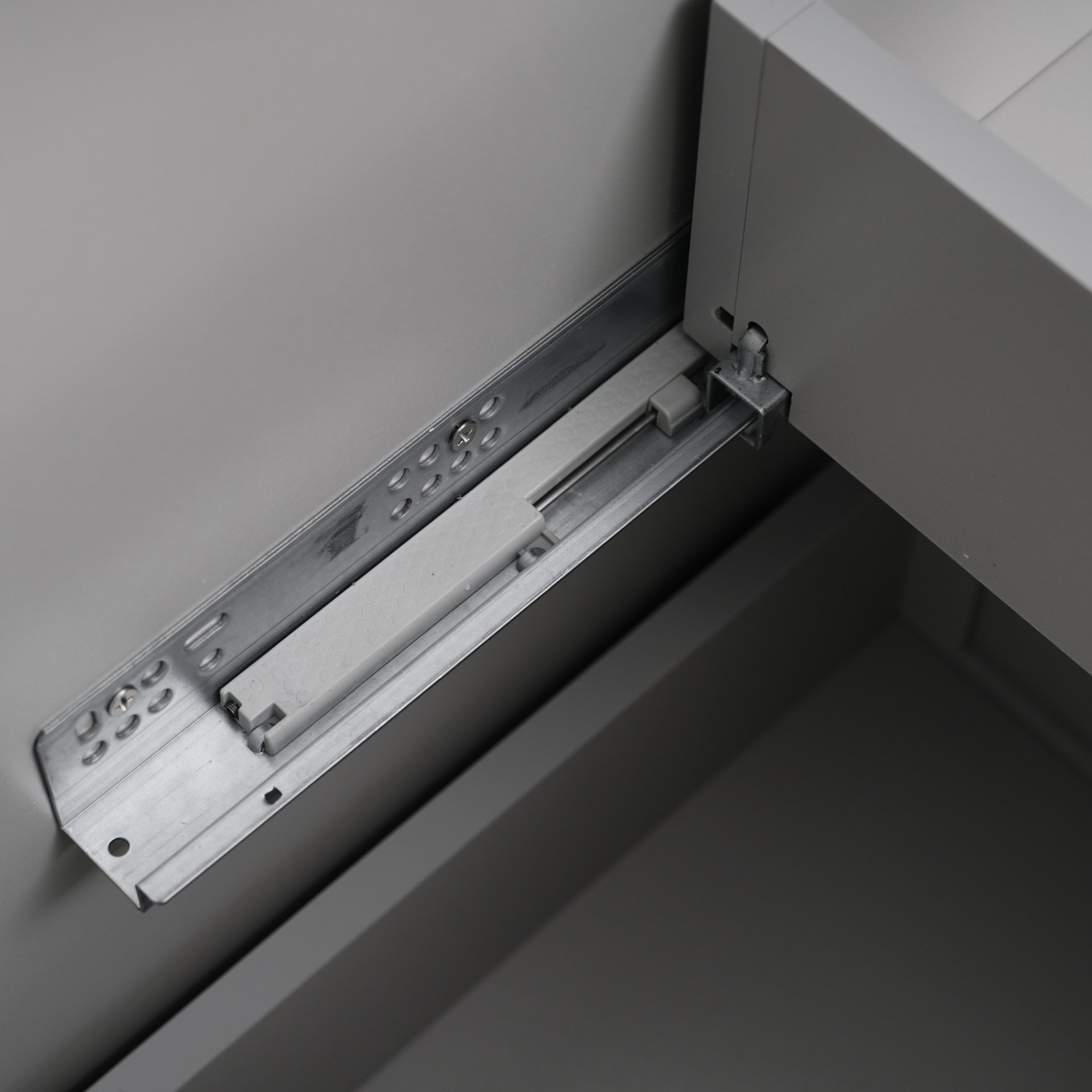 Double Sink Bathroom Vanity With Quartz Countertop, Adjustable Shelves, 3 Drawers - Gray - Image 18